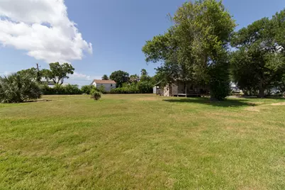 511 Commerce Street, Palacios, TX 77465 - Photo 25