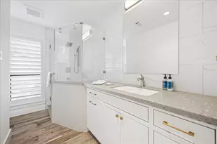 701 Bering Dr, Houston, TX 77057 - Photo 19