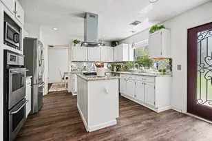 2101 Shadow Bay Cir, League City, TX 77573 - Photo 11