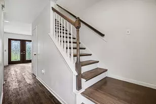 2101 Shadow Bay Cir, League City, TX 77573 - Photo 3