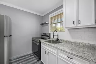 502 Frawley St, Houston, TX 77009 - Photo 9