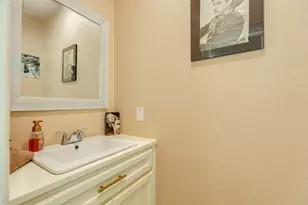 309 Hickman Ln, Angleton, TX 77515 - Photo 31