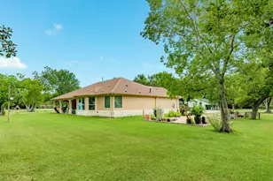 309 Hickman Ln, Angleton, TX 77515 - Photo 35