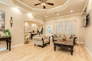 309 Hickman Ln, Angleton, TX 77515 - Photo 11
