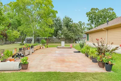 309 Hickman Ln, Angleton, TX 77515 - Photo 7