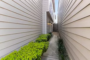 2917 Clinton Dr, Houston, TX 77020 - Photo 5