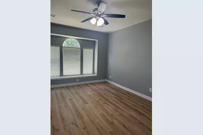 4727 Heritage Country Lane, Friendswood, TX 77546 - Photo 11