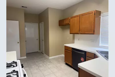 4727 Heritage Country Lane, Friendswood, TX 77546 - Photo 5