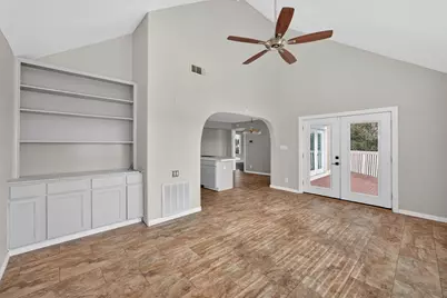 12725 E Conquistador Drive, Galveston, TX 77554 - Photo 9