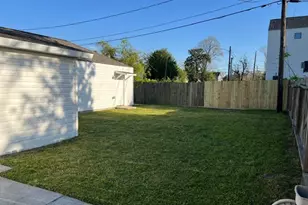 221 Hyta St, Houston, TX 77018 - Photo 17