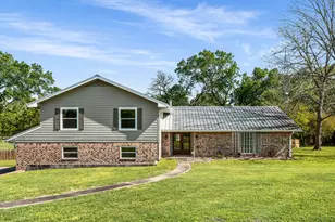 2355 Jackson League Cir, Brenham, TX 77833 - Photo 3