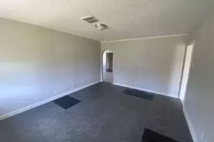 5601 Malmedy Rd, Houston, TX 77033 - Photo 5