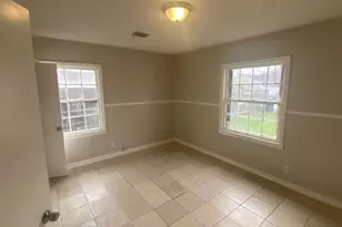 5601 Malmedy Rd, Houston, TX 77033 - Photo 9