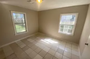 5601 Malmedy Rd, Houston, TX 77033 - Photo 7