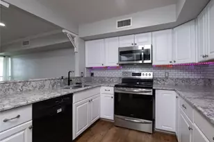 100 Edgewater Dr, Livingston, TX 77351 - Photo 11