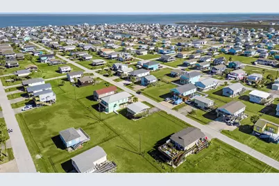 4208 Hardin Drive, Galveston, TX 77554 - Photo 9