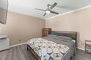 2750 Holly Hall St, Houston, TX 77054 - Photo 15