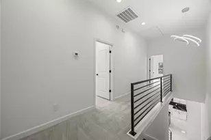 5110 Westover St St, Houston, TX 77033 - Photo 11
