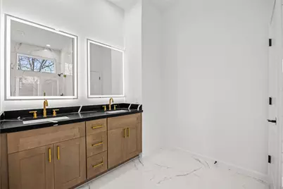 5110 Westover St Street #B, Houston, TX 77033 - Photo 3
