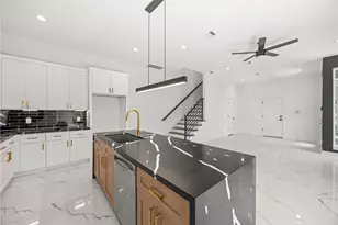 5110 Westover St St, Houston, TX 77033 - Photo 9