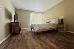 2824 S Bartell Dr, Houston, TX 77054 - Photo 7
