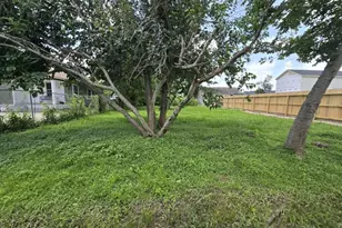 981 Fillmore St, Houston, TX 77029 - Photo 1