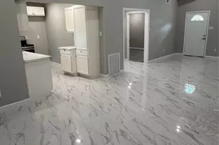 22418 E Shorewood Loop E, Houston, TX 77336 - Photo 9