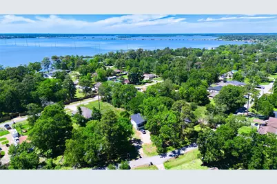 22418 E Shorewood Loop E, Houston, TX 77336 - Photo 17