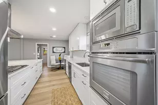 10703 Valley Forge Dr, Houston, TX 77042 - Photo 17