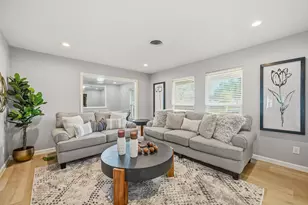 10703 Valley Forge Dr, Houston, TX 77042 - Photo 11