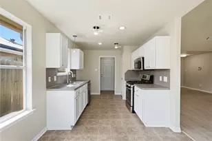 1118 Lasso Ct, Alvin, TX 77511 - Photo 7