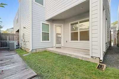 8810 Hollister Pine Court, Houston, TX 77080 - Photo 13