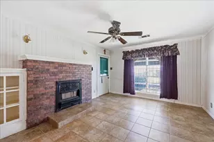 412 S 4th 1/2 St, Nederland, TX 77627 - Photo 5