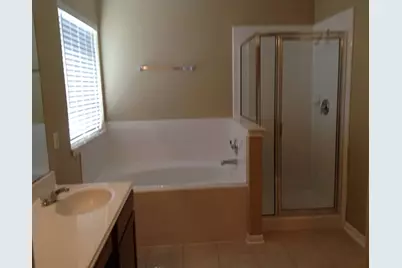 1052 Shadow Glenn Drive, Conroe, TX 77301 - Photo 13