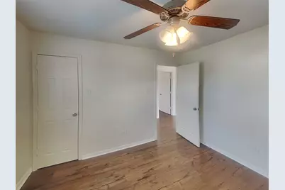 1052 Shadow Glenn Drive, Conroe, TX 77301 - Photo 13
