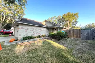 14014 Clear Forest Dr, Sugar Land, TX 77498 - Photo 3