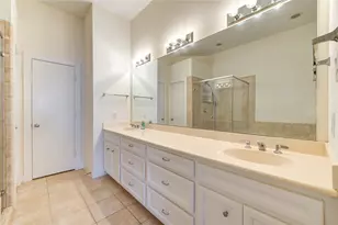 2710 Hullsmith Dr, Houston, TX 77063 - Photo 33
