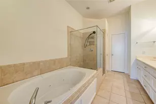 2710 Hullsmith Dr, Houston, TX 77063 - Photo 31