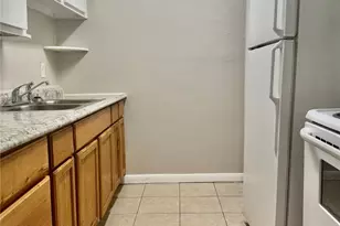 9413 Hollock St, Houston, TX 77075 - Photo 5