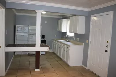 330 Dorchester Street, Houston, TX 77022 - Photo 19