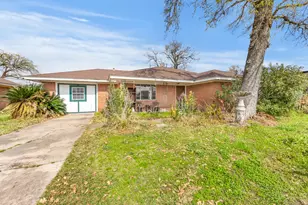 8901 Woodlyn Rd, Houston, TX 77078 - Photo 3