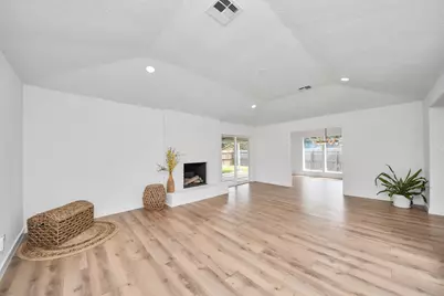 2302 Quail Valley East Drive, Missouri City, TX 77459 - Photo 15
