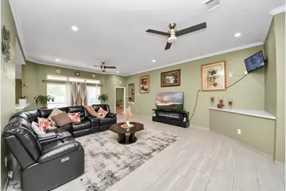 9645 Ashville Drive, Houston, TX 77051 - Photo 11