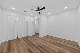 310 Nasturtium St, Lake Jackson, TX 77566 - Photo 13
