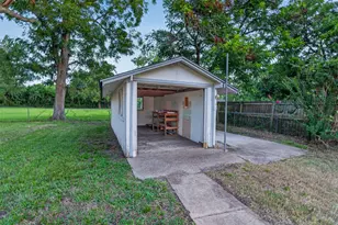 310 Nasturtium St, Lake Jackson, TX 77566 - Photo 35