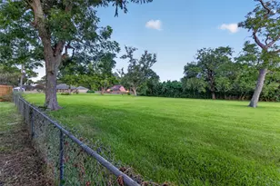 310 Nasturtium St, Lake Jackson, TX 77566 - Photo 39