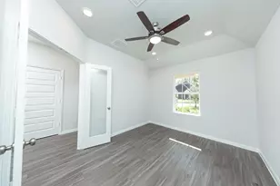 213 Lake Estates Dr, Montgomery, TX 77356 - Photo 5