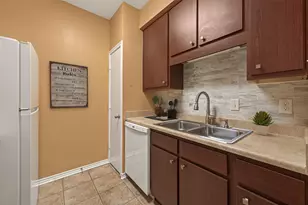 10053 Westpark Dr, Houston, TX 77042 - Photo 9