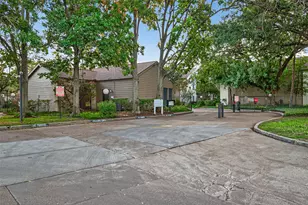 10053 Westpark Dr, Houston, TX 77042 - Photo 19