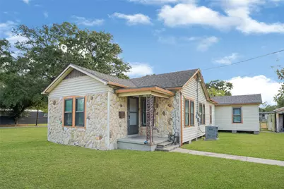 203 S 6th Street, Highlands, TX 77562 - Photo 3